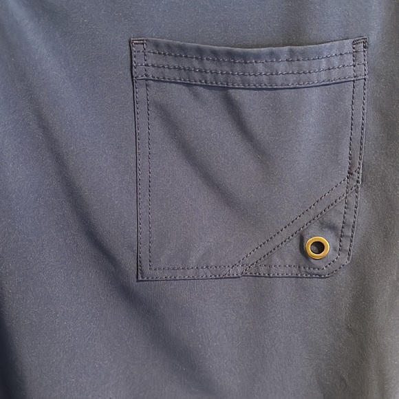 Cherokee Infinity Scrub Top - Picture 3 of 5